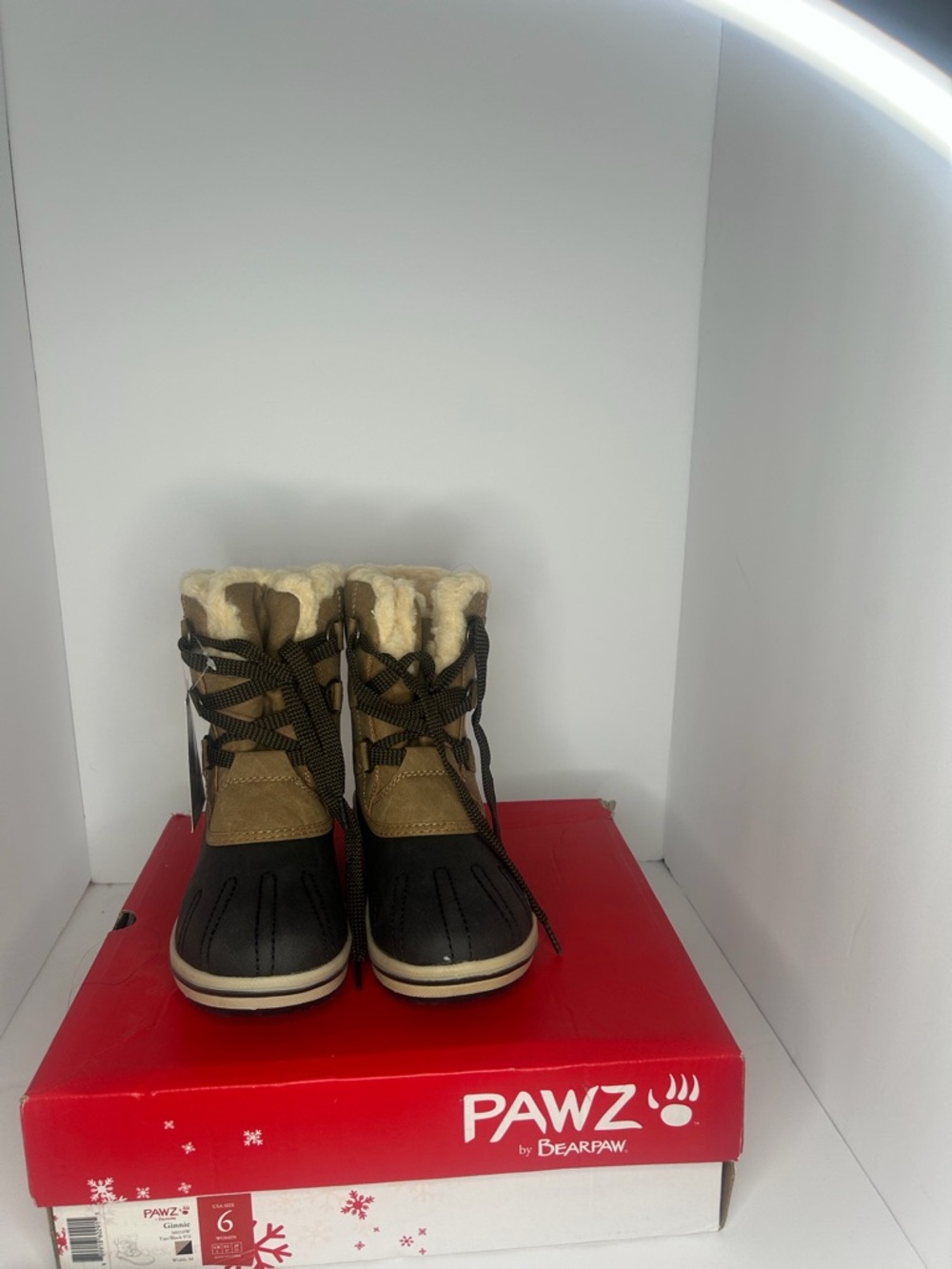 Bearpaw PAWZ Ginnie Duck Boots Women’s Size 6 Tan Black Faux Fur Winter New - Picture 2 of 9